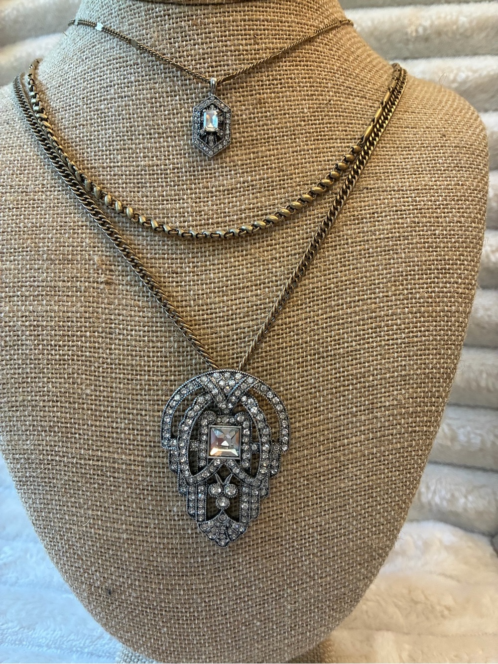 Chloe + Isabel Art Deco Convertible Pendant Necklace Retired $88 Retail